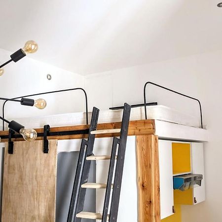 דירות פואה Modern Loft Down Town מראה חיצוני תמונה
