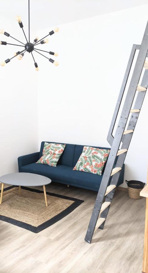 דירות פואה Modern Loft Down Town מראה חיצוני תמונה